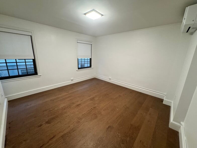 Building Photo - 1172 Massachusetts Ave