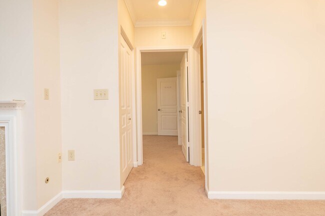 Building Photo - 1 BR 1 BA Condo in Reston