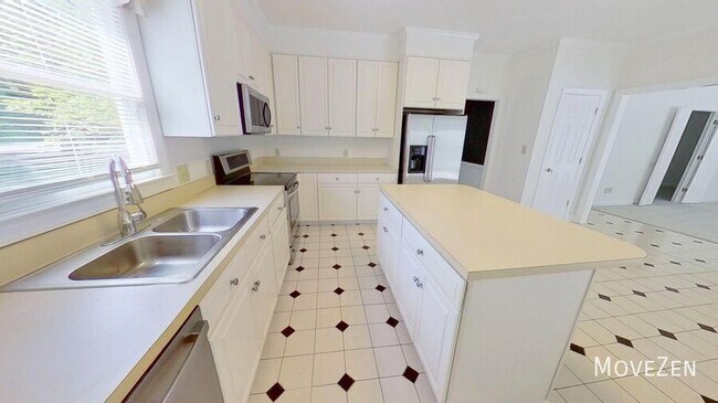 Building Photo - 2400 Tweedmore Ct