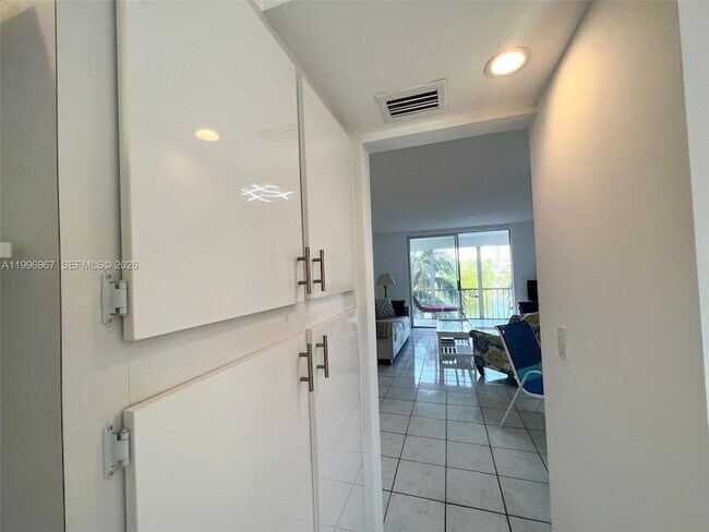 Building Photo - 3030 Marcos Dr