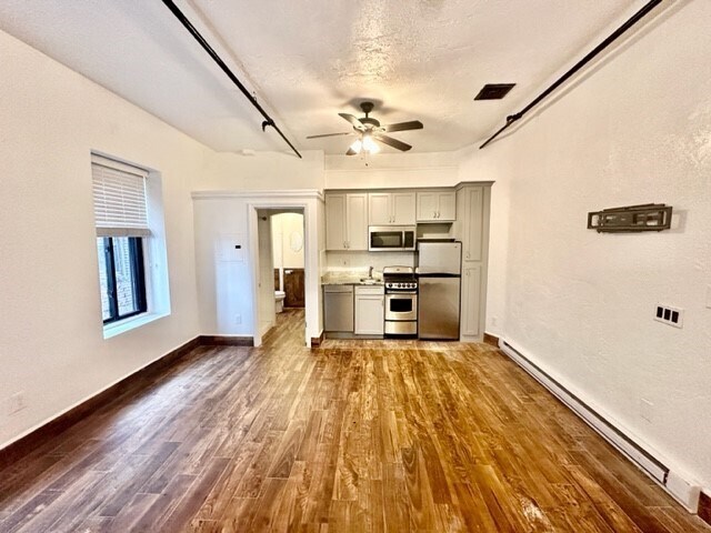 Primary Photo - 223 Endicott St