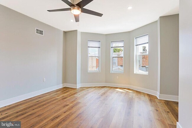 Building Photo - 1422 S Vogdes St