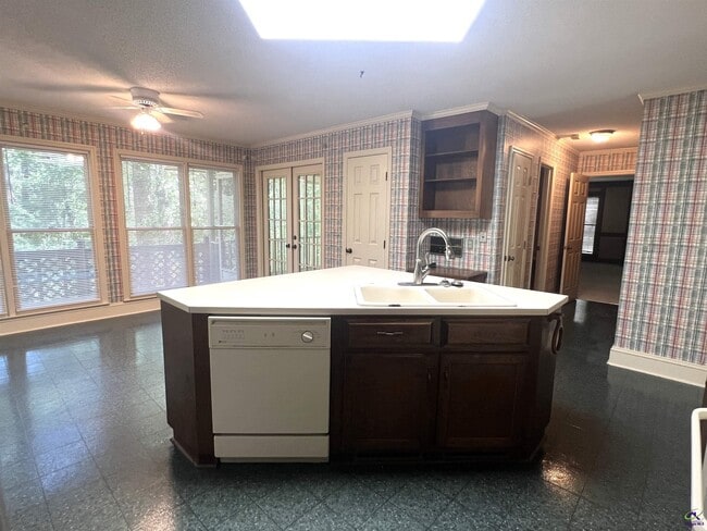 Building Photo - 136 River Knoll