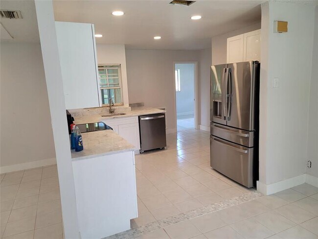 Building Photo - 775 NW 80th Terrace