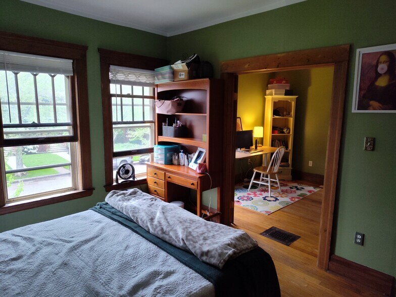 bedroom 1 and office - 3918 Commonwealth St