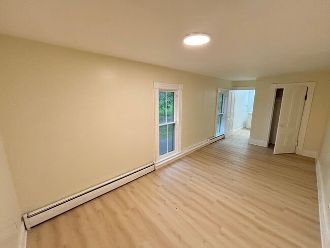 Building Photo - HUGE 6bd / 3ba House | Penfield Schools | 2nd floor Laundry hooks | Master Suite