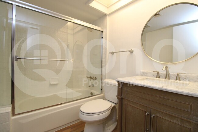 Building Photo - 7702 N Dreamy Draw Dr
