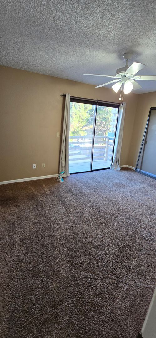 Building Photo - 2-bedroom 1 bath condo