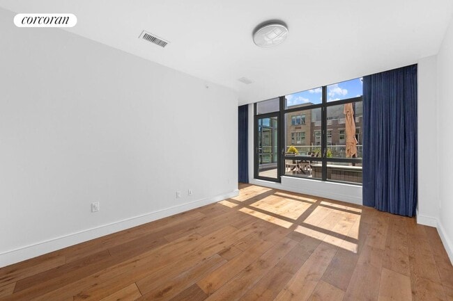 Building Photo - 147 Hope St