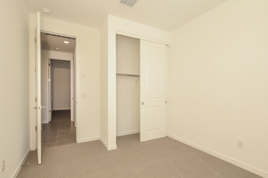 Building Photo - 5626 W Notch Hill Rd