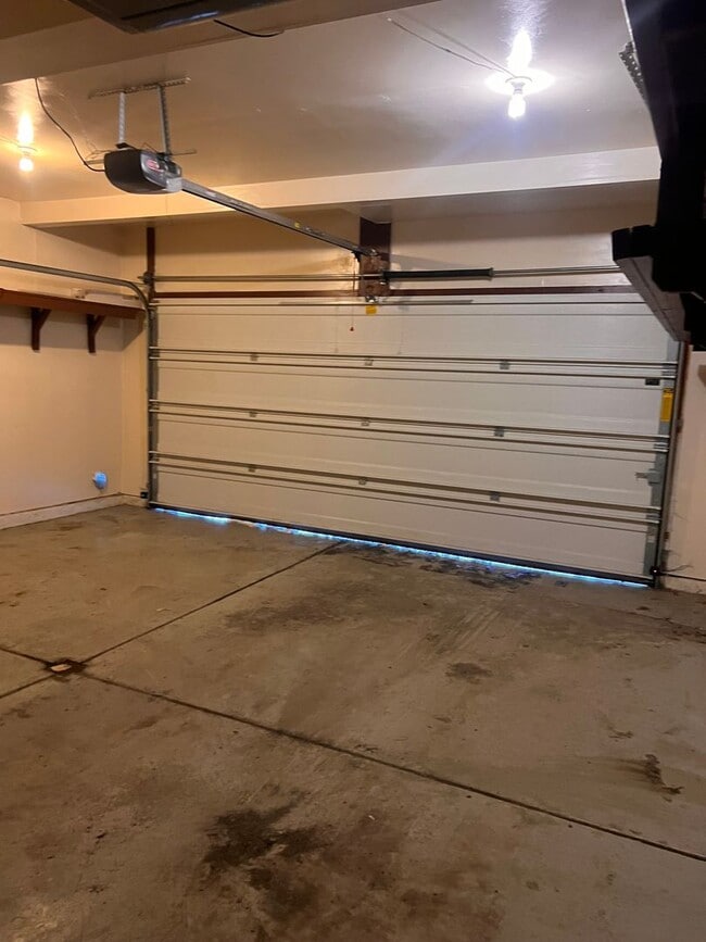 Building Photo - 8443 Moorland St