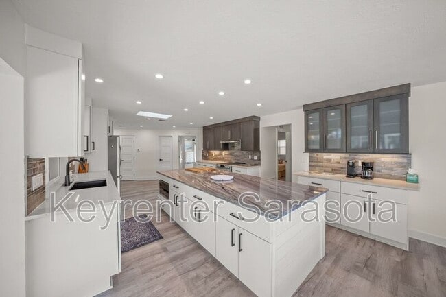 Building Photo - 8560 Heron Lagoon Cir