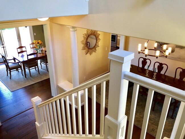 Building Photo - Gorgeous Bainbridge Estate available now.....