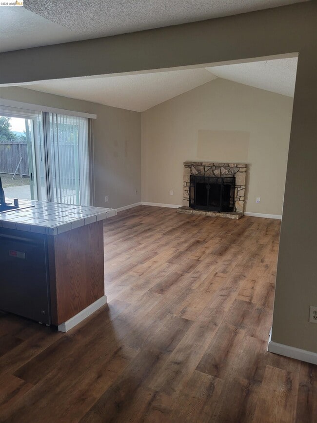 Building Photo - 906 Coral Dr