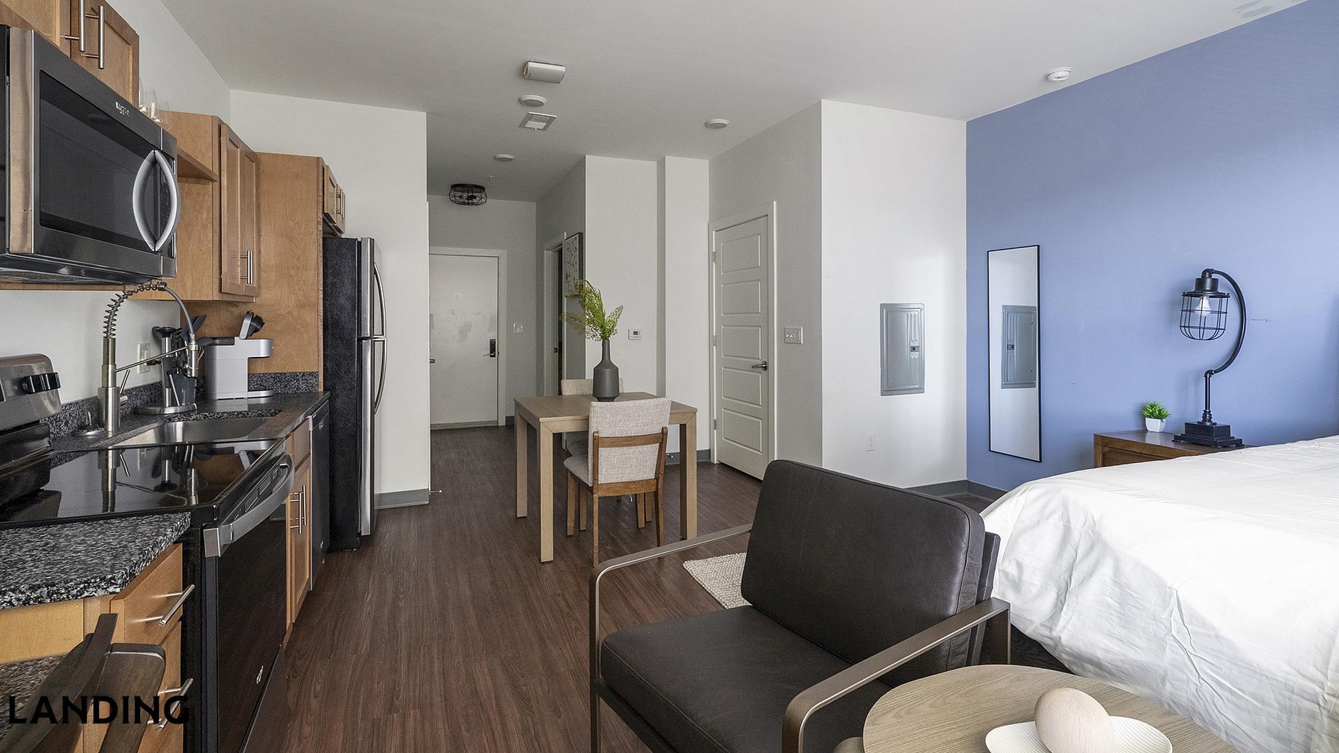 Building Photo - 302 13th St S