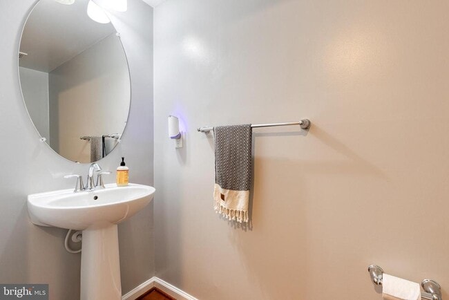 Building Photo - 513 Bluffton Dr