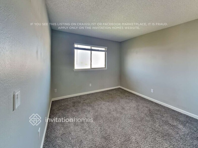 Building Photo - 520 Trumpeter Dr