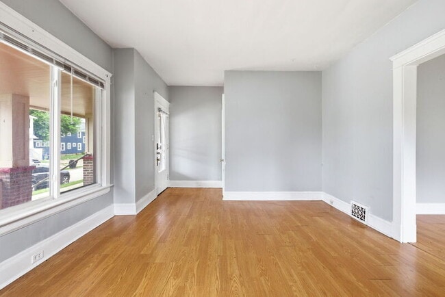Building Photo - 479 E 126th St