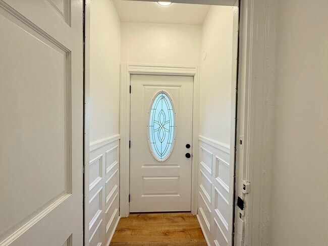 Building Photo - 71 W Eagle St