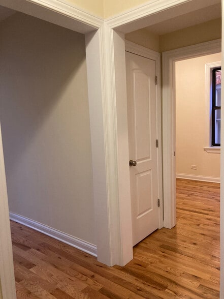 Building Photo - 338 Tudor Ct