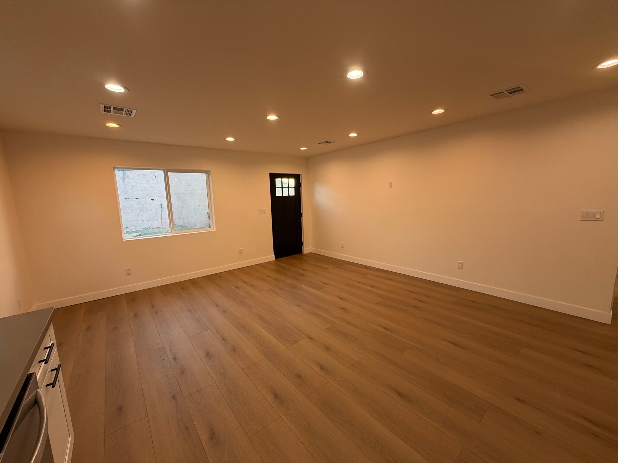 Building Photo - 13365 Garber St