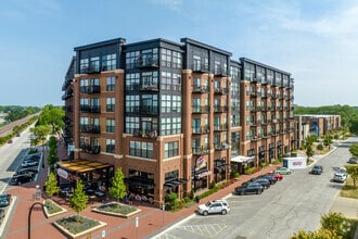Building Photo - Top of The Mount Apartments