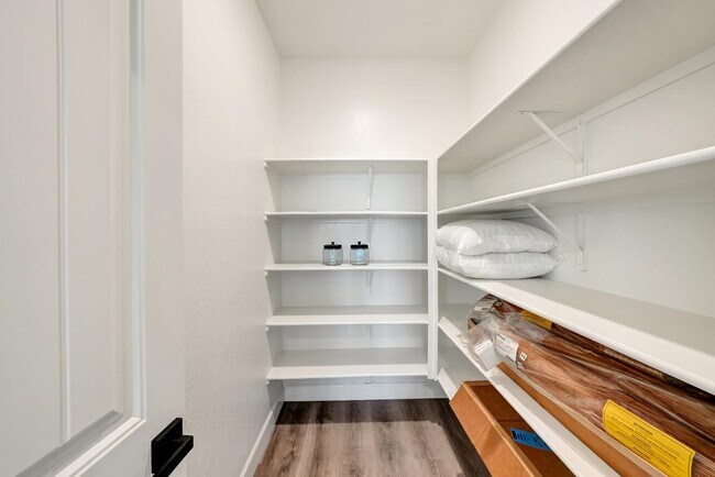 Building Photo - 2148 W Solo Wy