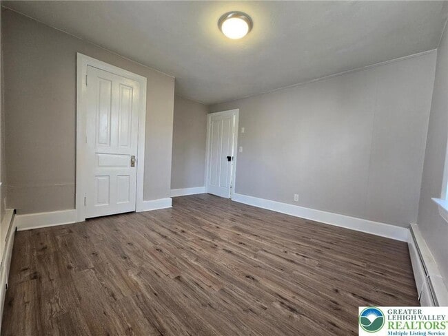 Building Photo - 505 Penn St