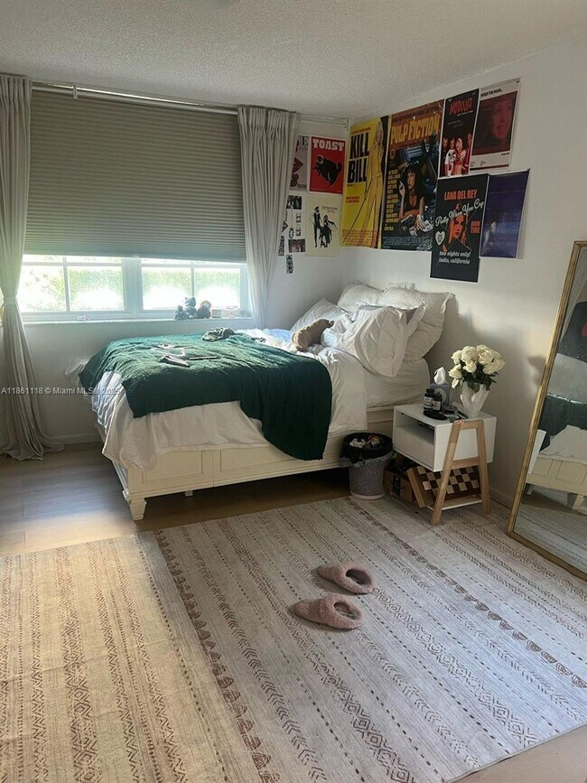 Building Photo - 19601 E Country Club Dr