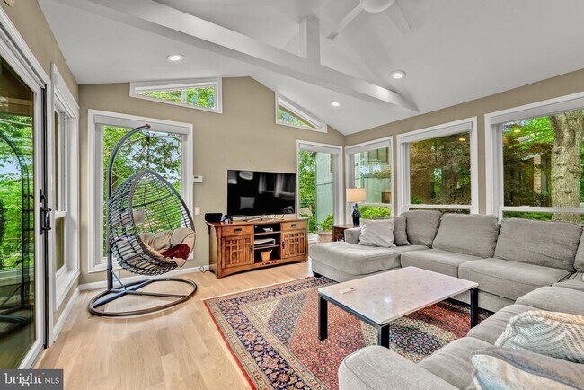 Building Photo - 6706 Pine Creek Ct