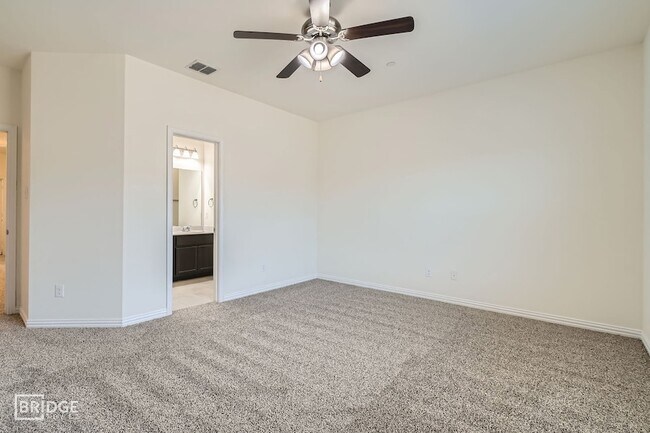 Building Photo - 1412 Lakecrest Ln
