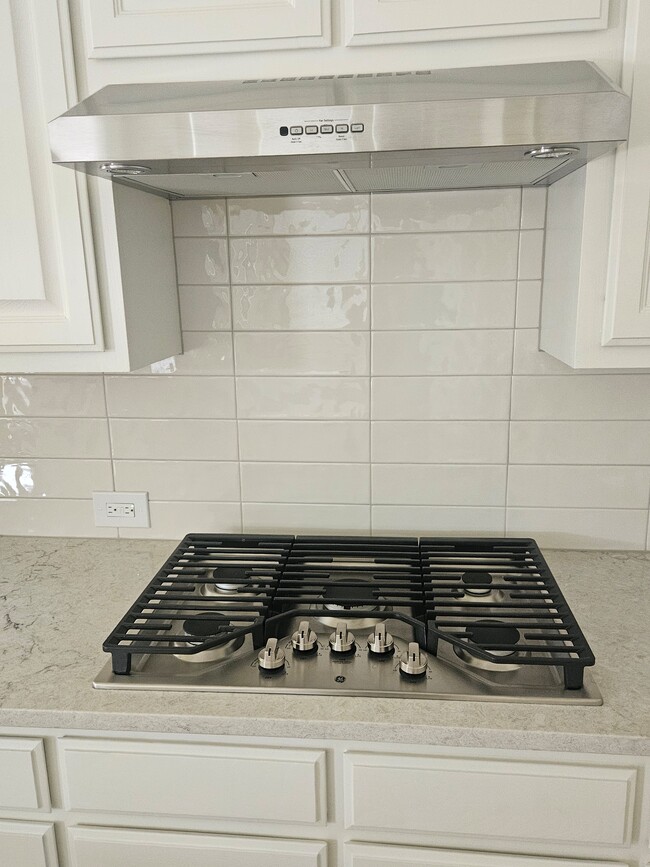 Building Photo - 1732 Auburn Dr