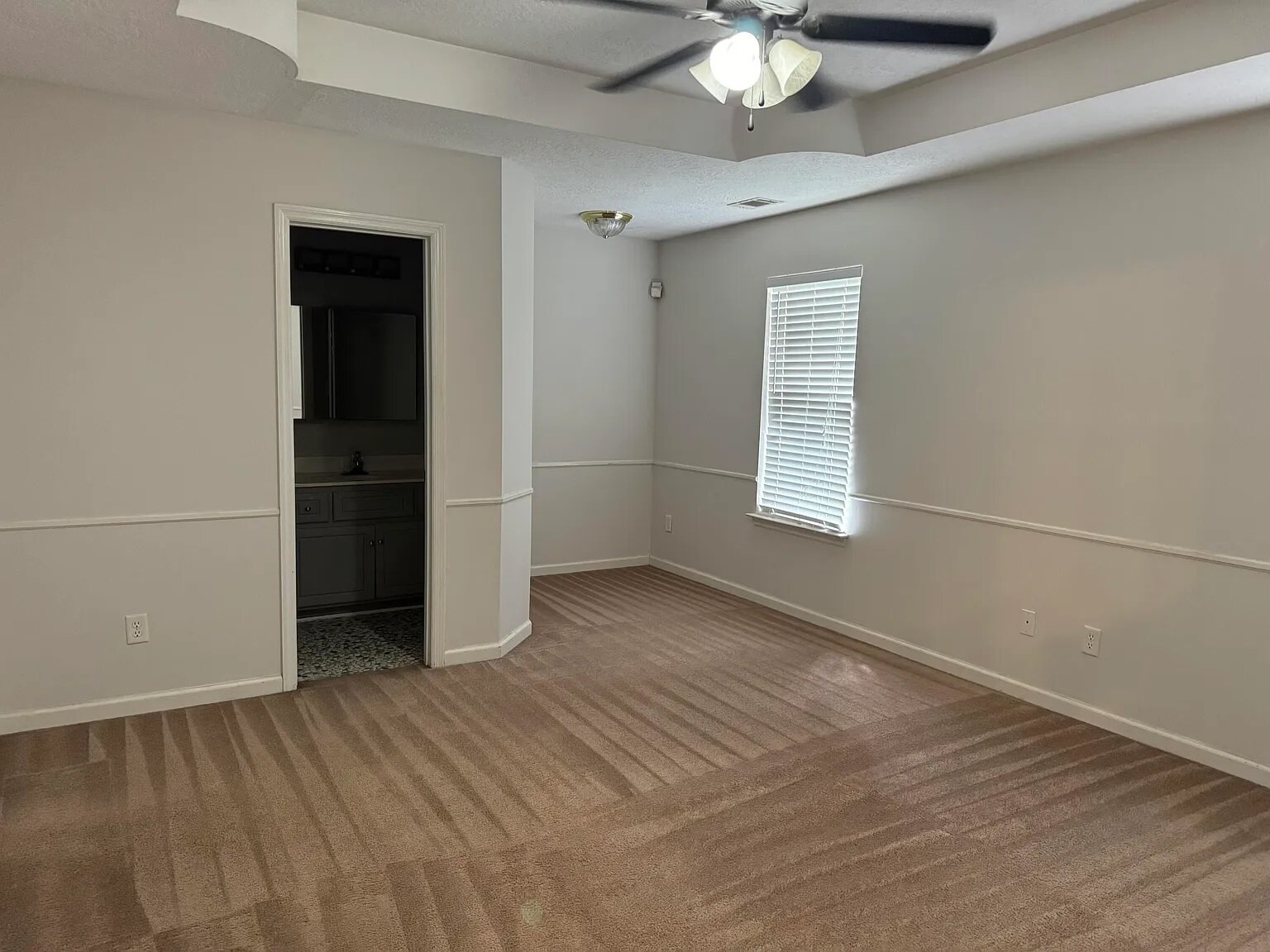 Building Photo - 1959 Shoreline Dr