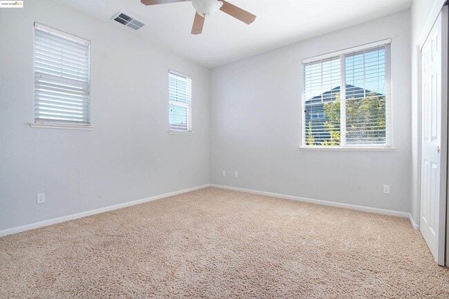 Building Photo - 2765 St Andrews Dr