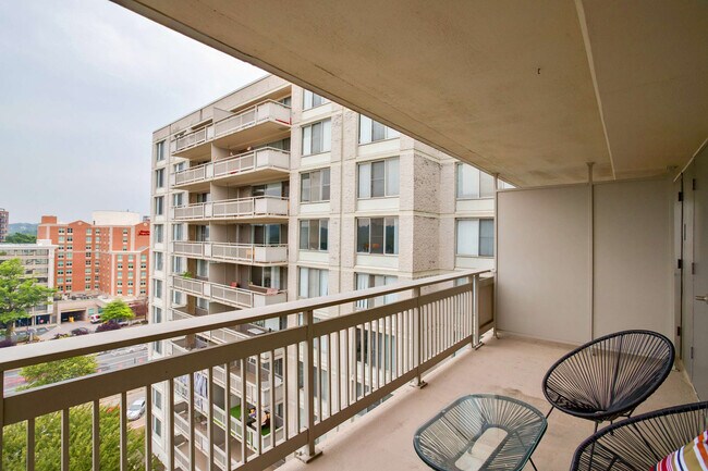 Building Photo - 2111 Richmond Hwy