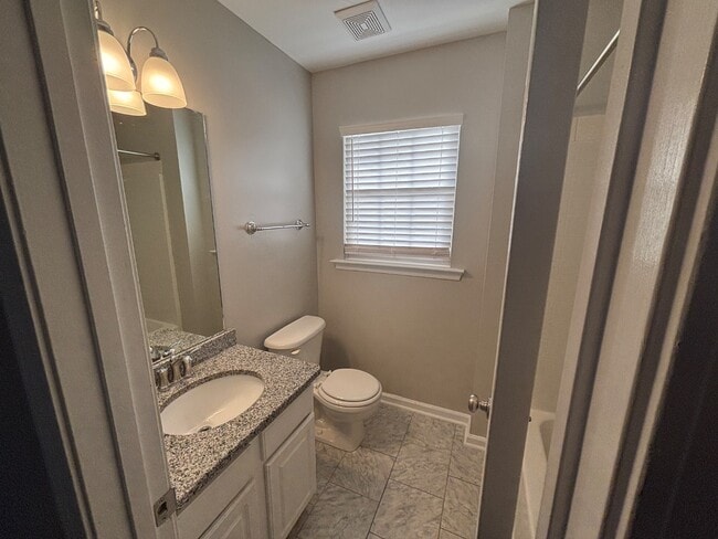 Building Photo - 6 Brookhaven Way