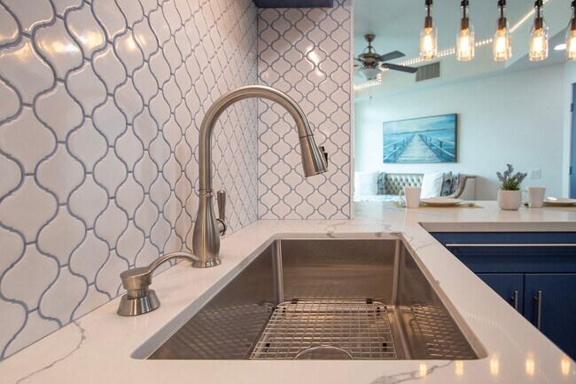 Building Photo - Beautiful 1 Bdrm, 1.5 Bath for Rent at Cortez Blu Condos in Cortez Hill