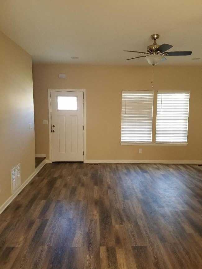 Building Photo - 1911 9th Ave N