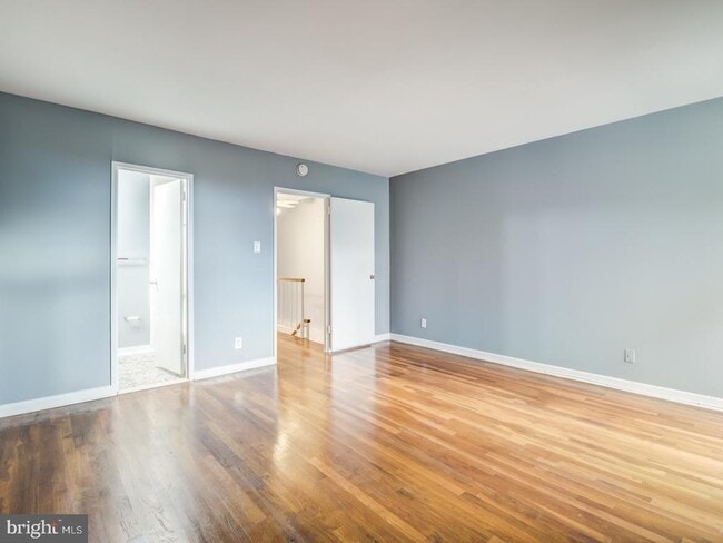 Building Photo - 1265 Delaware Ave SW