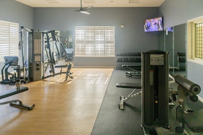 Building Photo - 8226 Green Parrot Rd