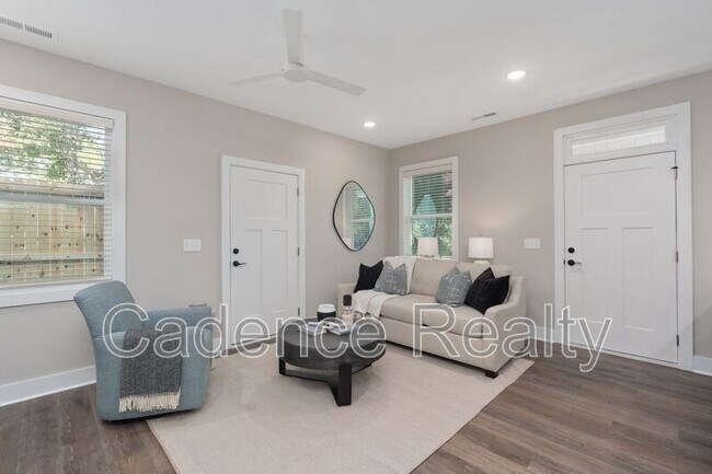 Building Photo - 1731 Perimeter Lp