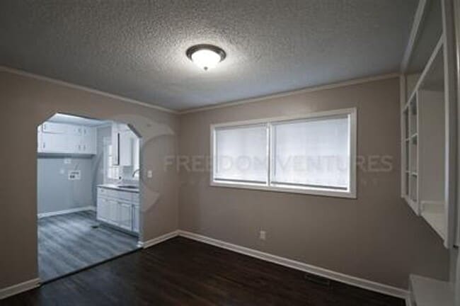 Building Photo - Charming 3BR/2BA Brick Home with Fenced Yard