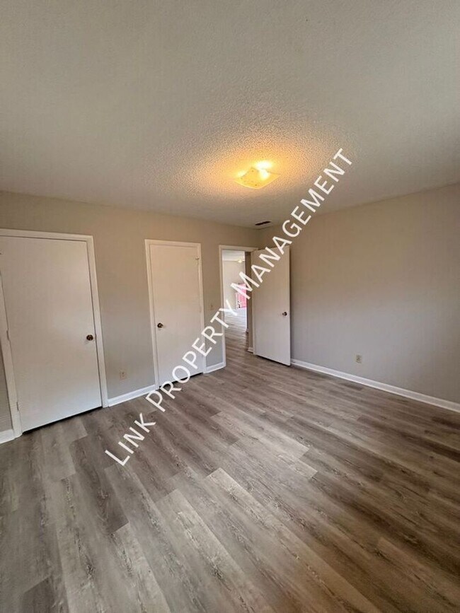 Building Photo - 3403/3405 Gail