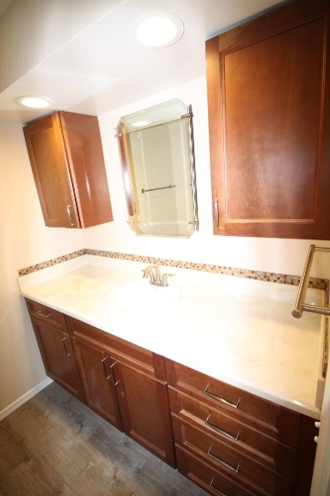 Building Photo - Beautiful Eastside Home