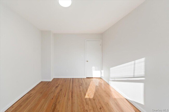 Building Photo - 105 Hillview Ave
