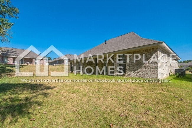 Building Photo - 569 Silver Hill Dr