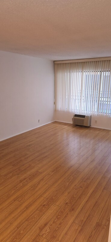 Building Photo - 458 Hayworth Ave