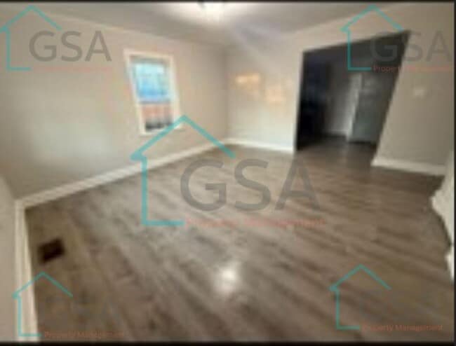 Building Photo - 2 Bedroom 1 Bath Available!