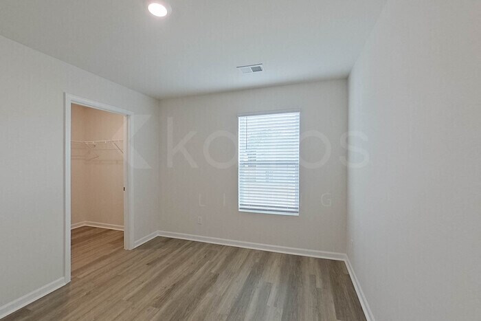 Building Photo - 115 Overstreet Way