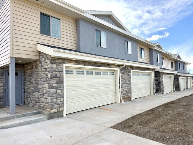 Building Photo - 361 W 400 S